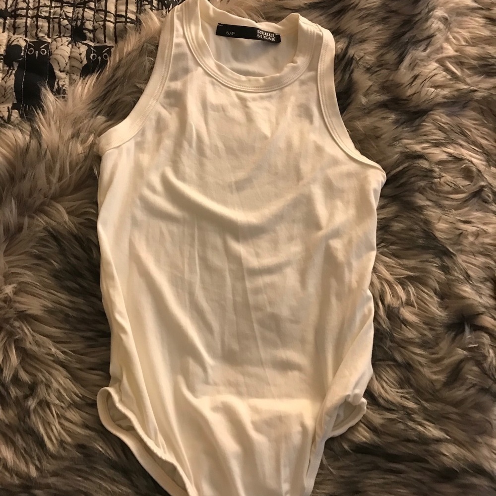 🦇 Rebel Sugar Creme bodysuit size small